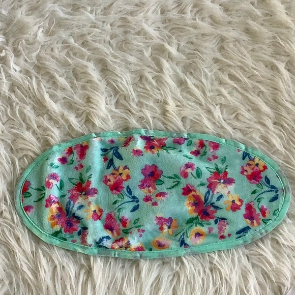 ERASE MAKEUP Removal Towel - Picture 4 of 7